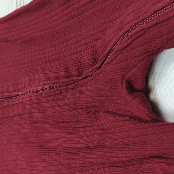 Kate Quinn Dark Red Ribbed Zipper Footie 0-3M - Picture 4 of 6